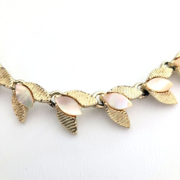 Vintage Gold-Tone Leaf Chain Necklace With Mother-Of-Pearl Accents - Picture 3 of 4